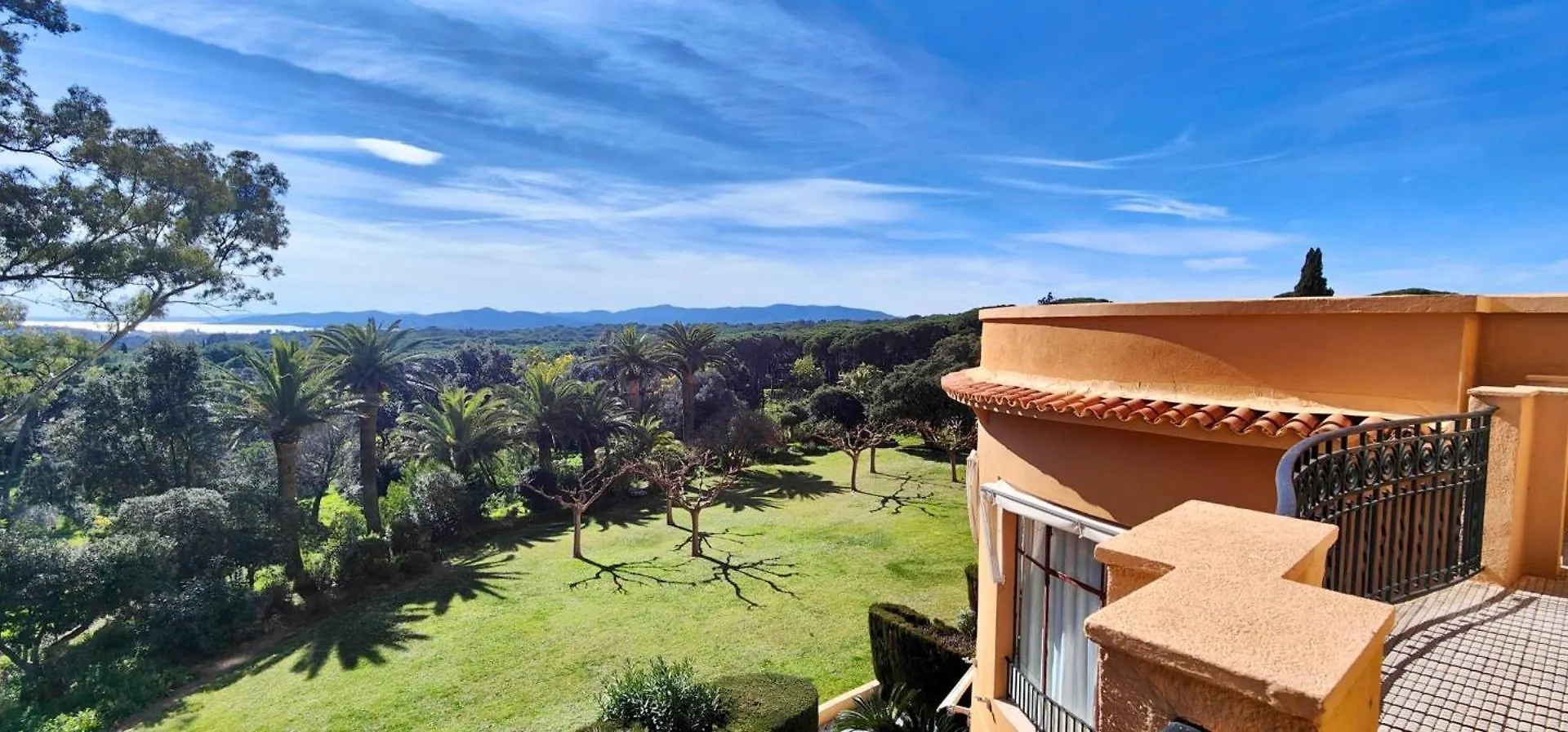 Apartment Spacious T3 With Balcony - Beautiful Sea View Saint-Raphael