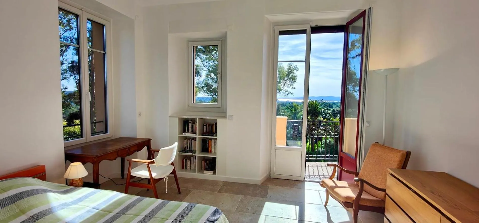 Spacious T3 With Balcony - Beautiful Sea View Saint-Raphaël شقة